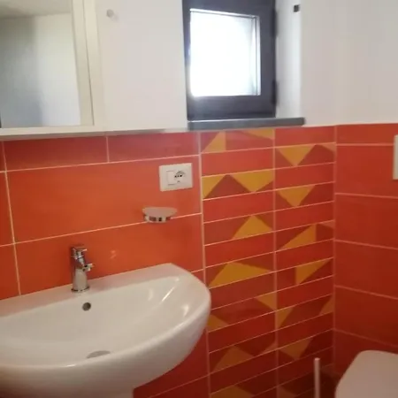 Anfora Arancione アパート *