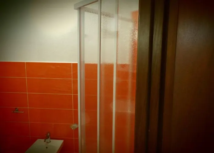 Anfora Arancione דירה *